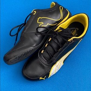 Men’s black Puma sneakers size 11